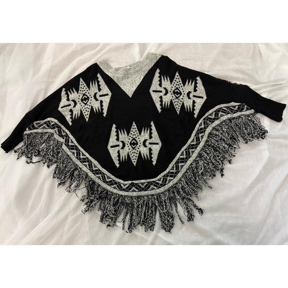 EARTHBOUND women's crochet poncho fringe boho festival hippie Aztec Gray Black S